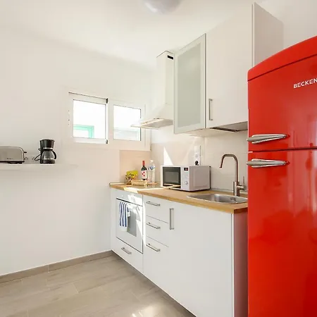 Red Volcano Apartment, Free Access To The Fariones Sports Center Apartment Puerto del Carmen (Lanzarote)