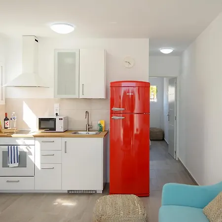 Red Volcano Apartment, Free Access To The Fariones Sports Center Apartment Puerto del Carmen (Lanzarote)
