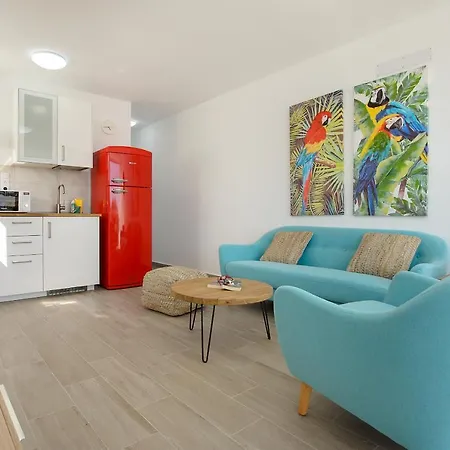 Апартаменти Red Volcano Apartment, Free Access To The Fariones Sports Center *
